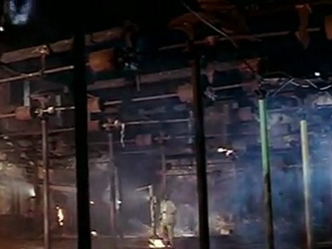 Rowdy Rani - Vijayashanthi Tries To Kill Jayasudha's Husband