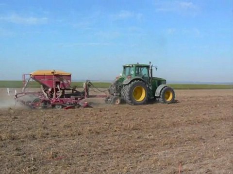 Semis d'une culture intermédiaire à l'aide d'un semoir rapide
