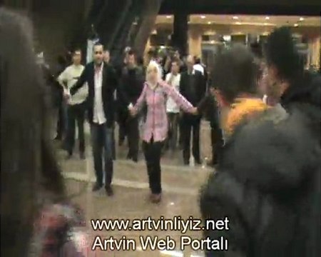İstanbul Artvinliler Akerdeon Eşliğinde Horon / Artvinliyiz.Net