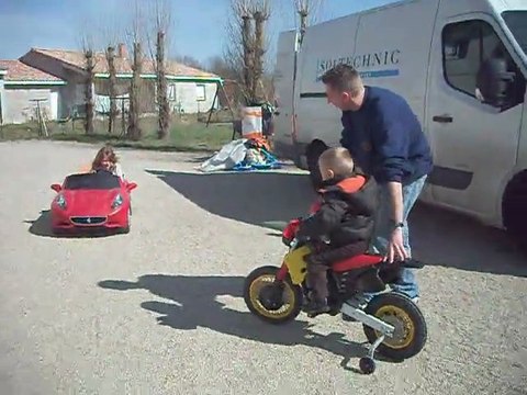 003 DIMANCHE 11/3/2012 LES PETITS ETE CHEZ MOI ET CA ROULAIS DUR DUR LA PROCHAINE FOIS JE ME MET EN FLIQUETTEE ET JE FERAI LA CIRCULATION