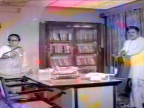 Vichitra Jeevitham - Vanisree Falls In Sick