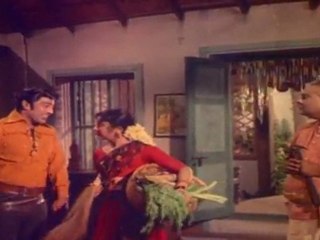 BATHILUKKU BATHIL - Vijayakumari Fooling Muthuraman Comedy Scene