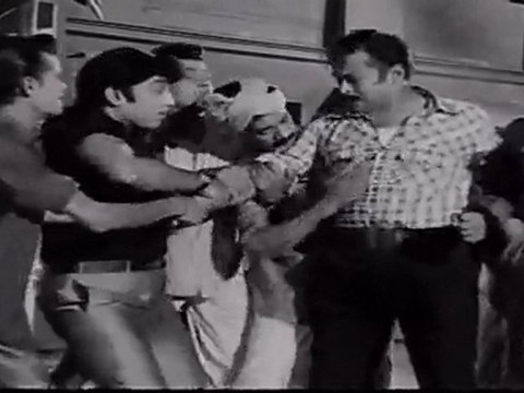 Penn Deivam - Muthuraman Steals Gold From Lakshmi