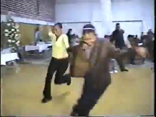 Filles & danse du serpent, le + dangereux est en queue !