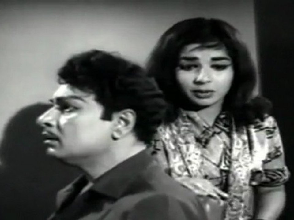 Ther Thiruvizha - Jayalalitha And MGR Romance Scene
