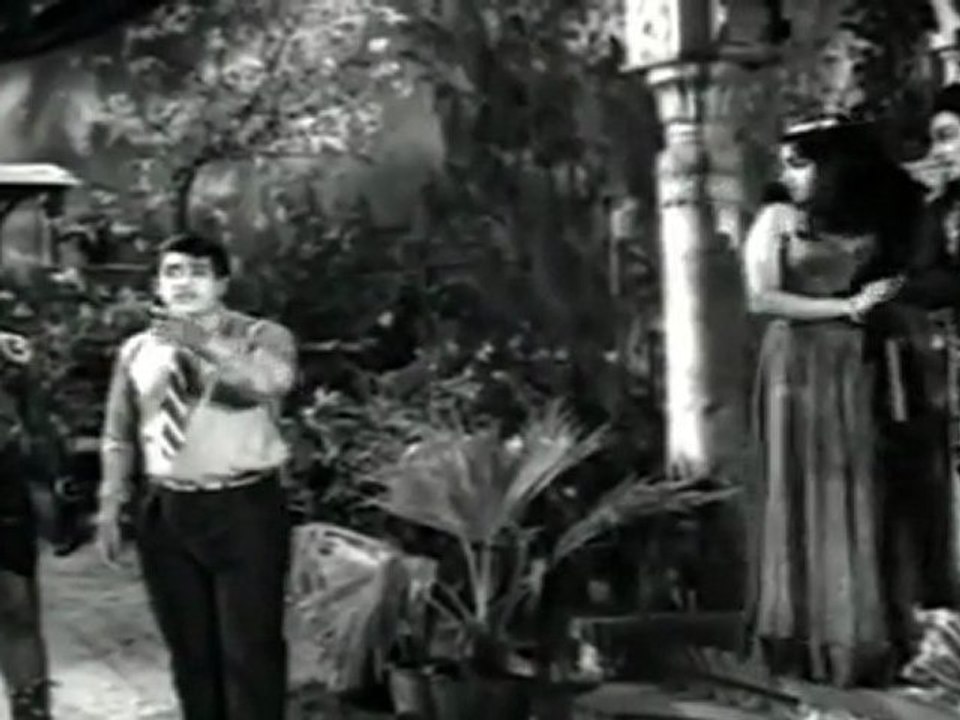 Ther Thiruvizha - Muthuraman Cheating MGR At Shooting