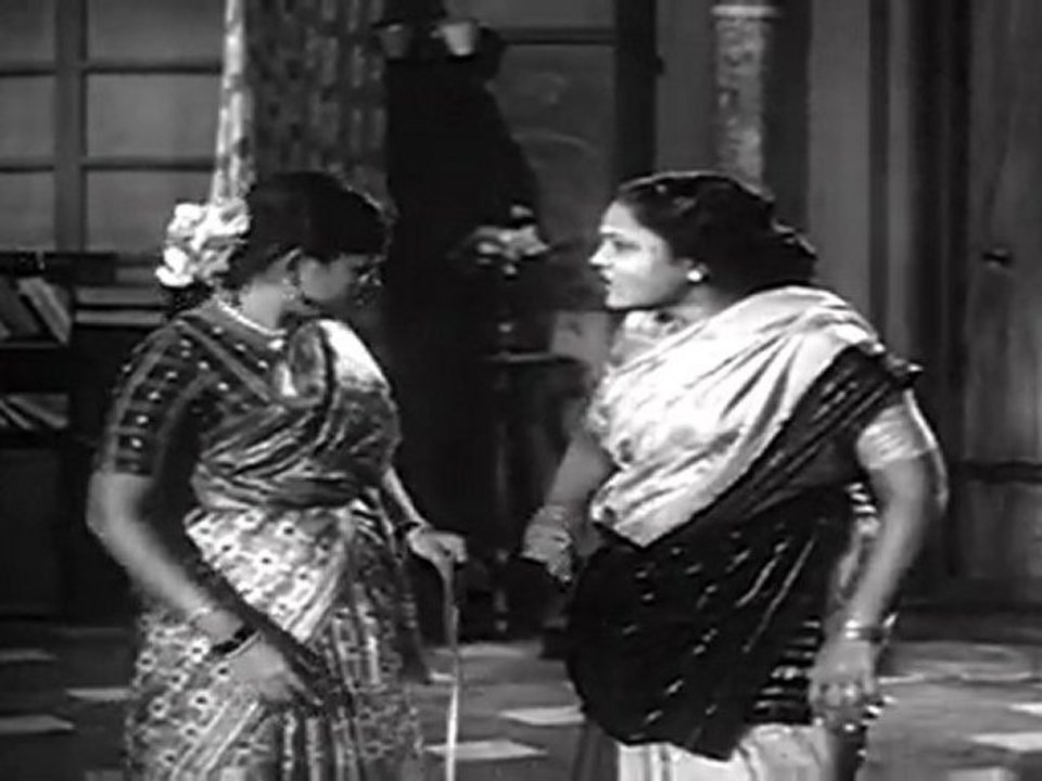 Bommai Kalyanam - Santha Kumari Yamuna Fight