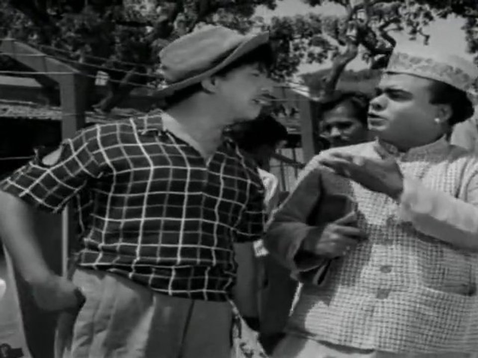 Kan Thiranthathu - Rajendran Pickpocketing At Bus Stop