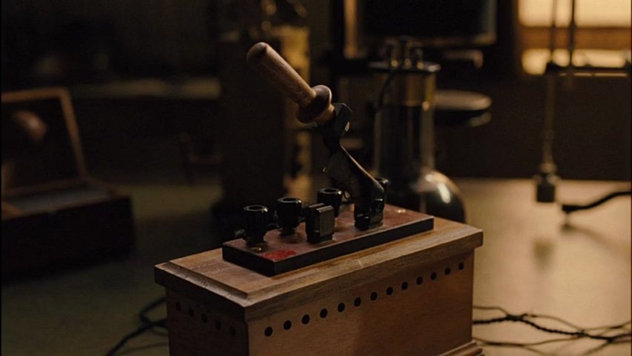 A Dangerous Method- Box, bed, money