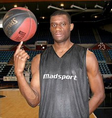 Hervé Touré, joker médical de Marko Maravic - NRJ - Mars 2012