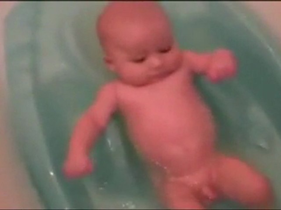 2-jayce au bain( mi-octobre 2011)