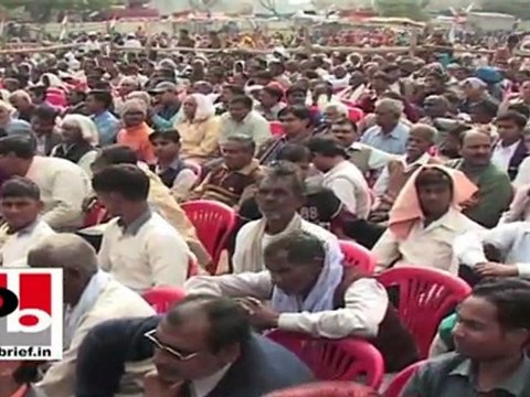Rahul Gandhi in Moradabad: People of Bundelkhand want electricity and water, not Israel