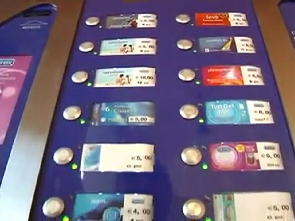 profilattici a scuola e polemica