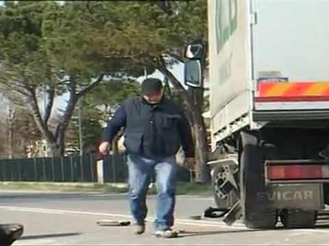 schianto sulla statale muore motociclista