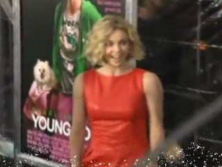 La actriz sudafricana, Charlize Theron, adopta un niño