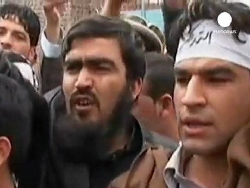 Karzai NATO'nun köyleri terk etmesini istedi