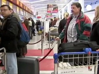 Lufthansa announces profits warning, cuts to come