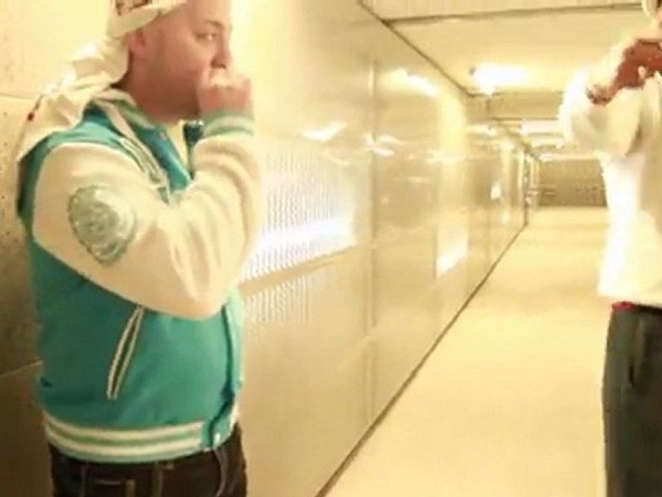 CLIP LA COMETTE FEAT MAXOS. COMME CA VIENS