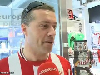 La tienda del Athletic se abarrota de clientes