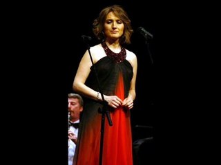 Çiğdem Yarkın ~ Uyur Dâim Uyanmazdı Benim Bahtı Siyahkârım