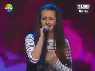 Gözlerimi Kapadım Aklım Sende Kaldı