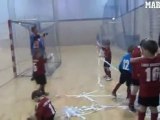 Des Hooligans polonais interrompent un match de jeunes en Futsal