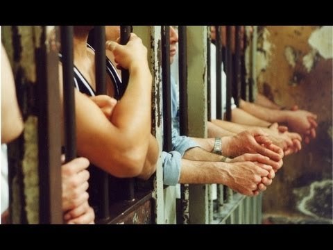 Napoli - Allarme carceri, l'appello della Camera Penale (15.03.12)