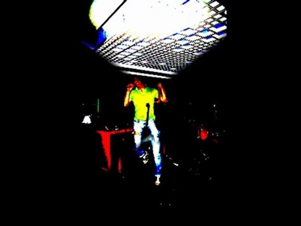 KAN DAMLIYOR - SÖZ MÜZİK ÜNAL GÜLMEZ