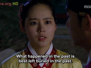 King Lee Hwon and Yeon Woo go walking under the moonlight