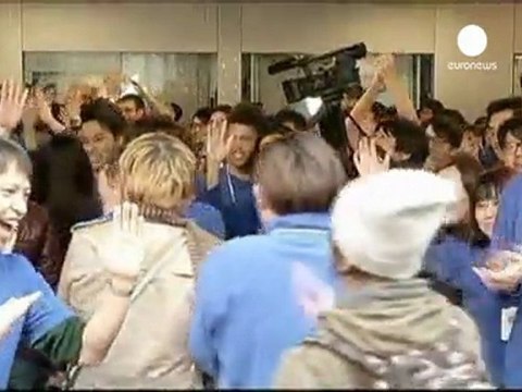 Lunghe attese per scoprire le novità dell'ultimo iPad