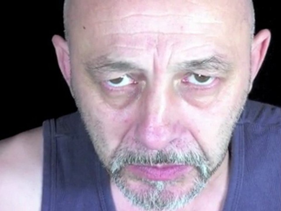 Tronches de vie. Épisode N°1: L'associal