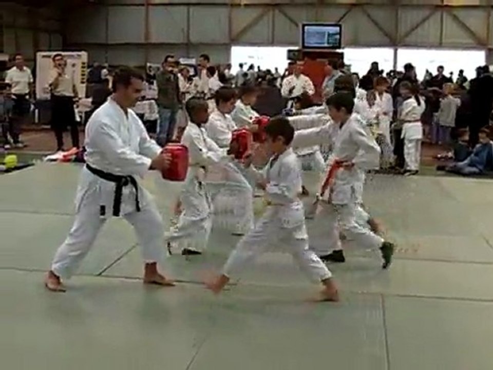 Enfants, exercices avec cibles (bras)