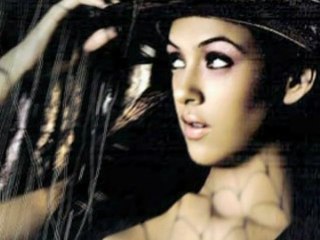Bodyguard Fame Hazel Keech Replaces Tabu In An Item Number - Bollywood Babes