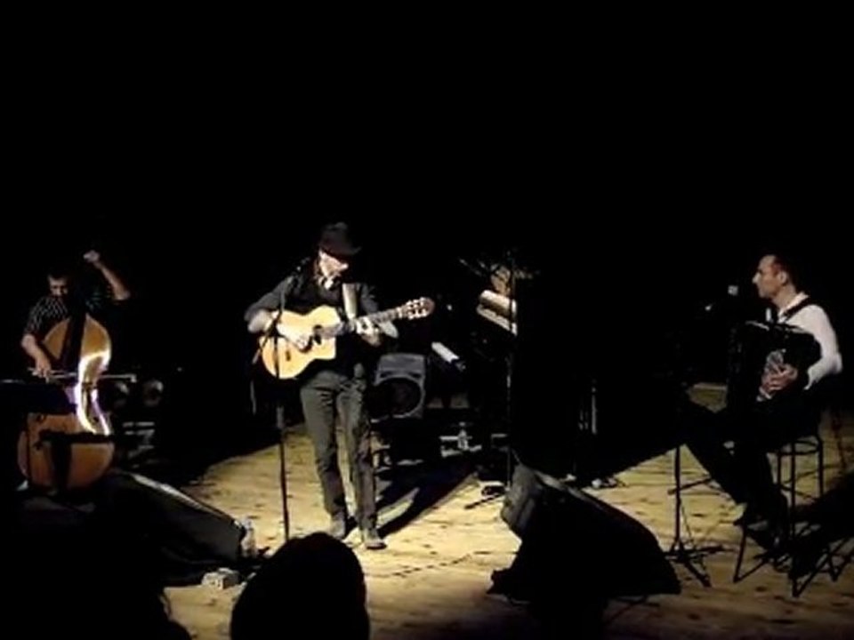 GUILAM chante "L'enfance" (Olivier GIL) - Printemps des Poètes 2012