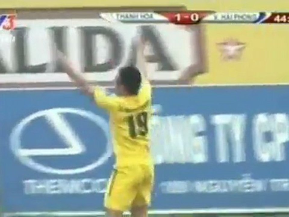 Bóng Ðá _ Lê Quốc Phương có bàn thắng mở tỷ số cho Thanh Hóa (LIVE: TH 1-0 V.HP )