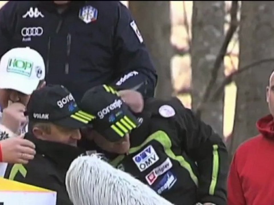 Kranjec fliegt allen davon