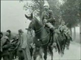 1914 - Chasseurs à cheval et Dragons escortant des prisonniers allemands