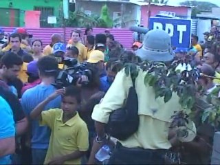 Capriles da la bienvenida al presidente Chávez y le pide que no insulte en la campaña