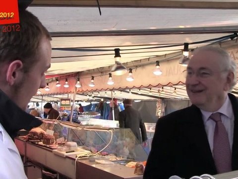 Jacques Cheminade au marché du Cours de Vincennes