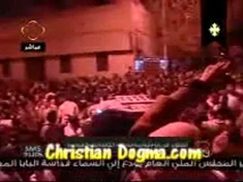 Rassemblement à la cathédrale du Caire après le décès du Pape Shenouda III