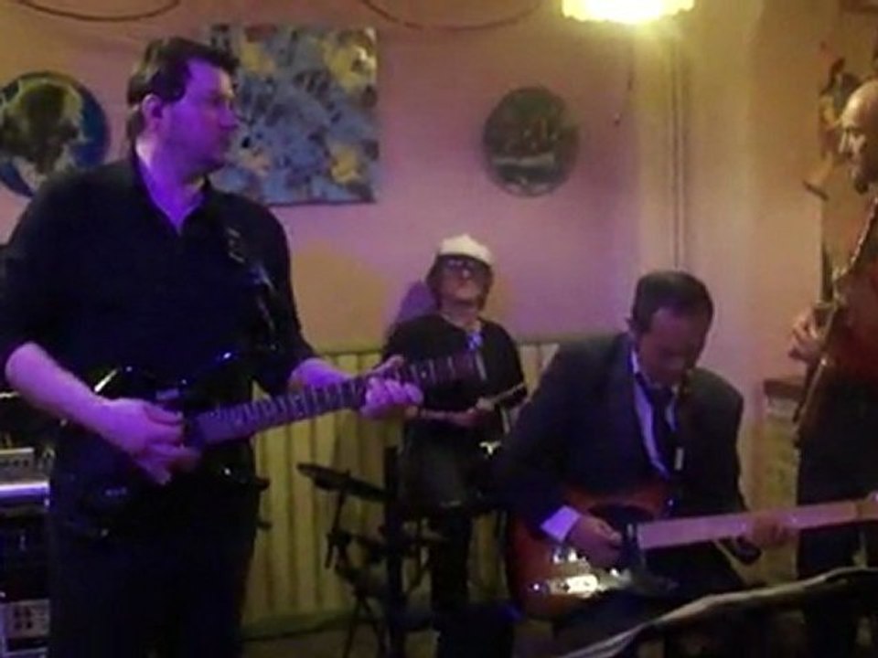 05  15 03 12  Groupe EPHEMERE à la PIZZA GOGO Dreux