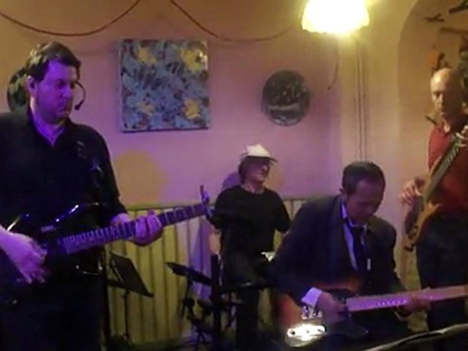 07  12 03 12  Groupe EPHEMERE à la PIZZA GOGO Dreux