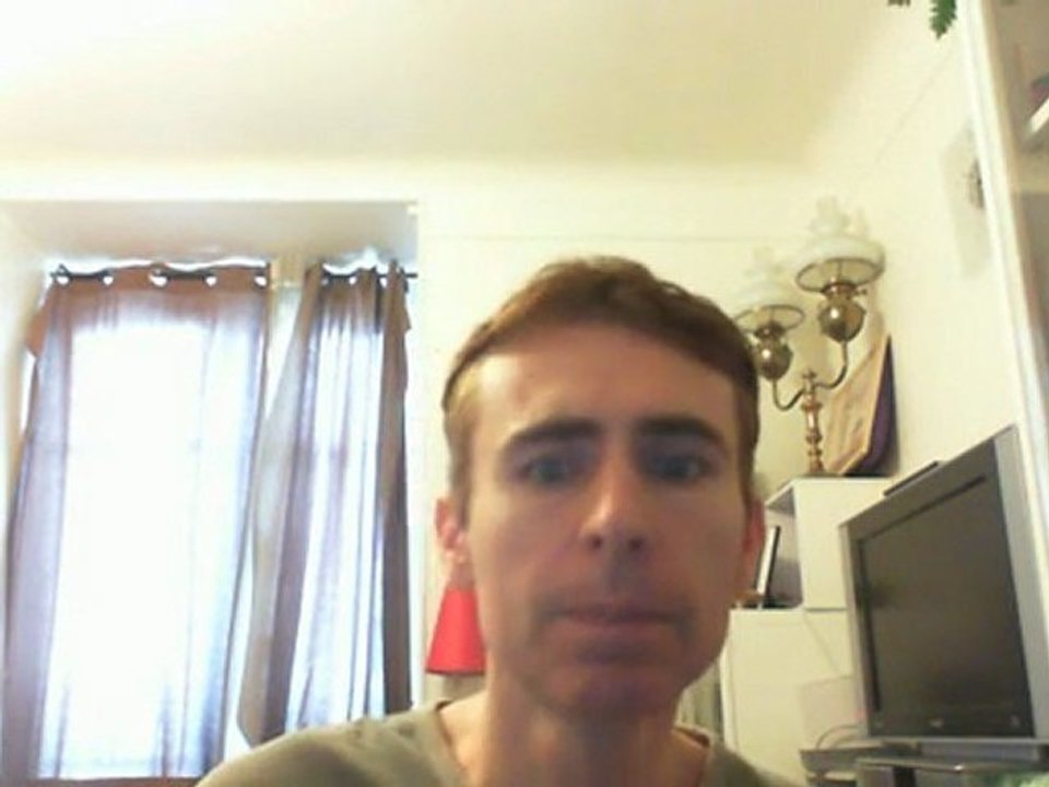 Wiwi égratigne "la maison de cet été" de Linda De Suza