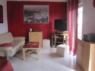 AGDE - A Vendre - Appartement type 4, 3 chambres, balcon, parking - 162.000€