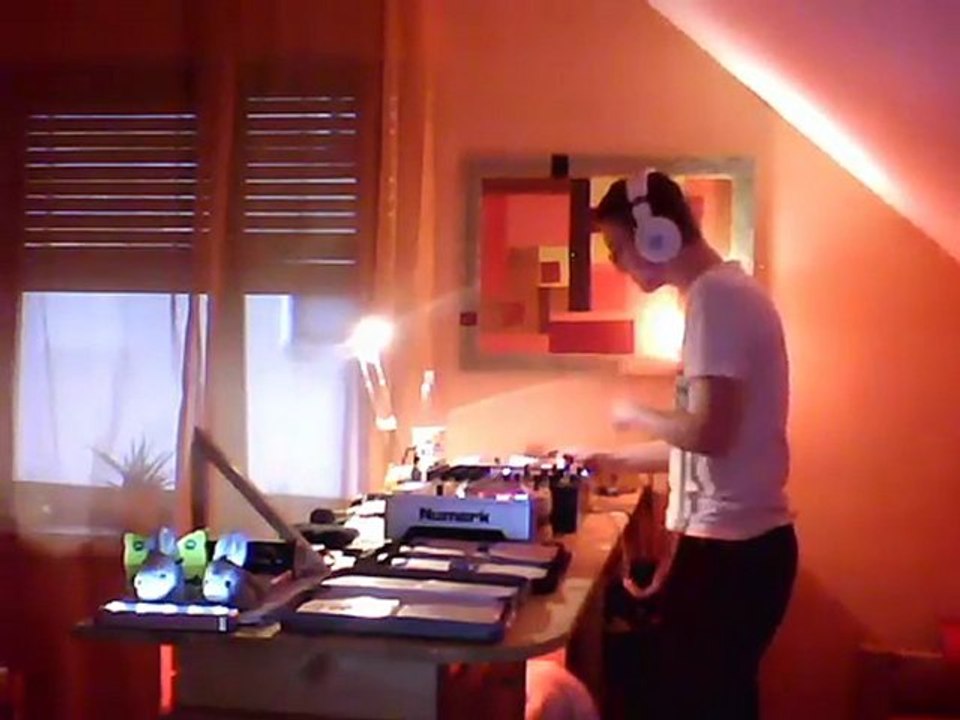 Ryan Reverb - Podcast #4 [Electro House]