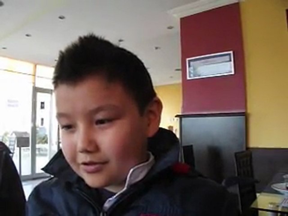 Saçlarımı şöyle tararım.