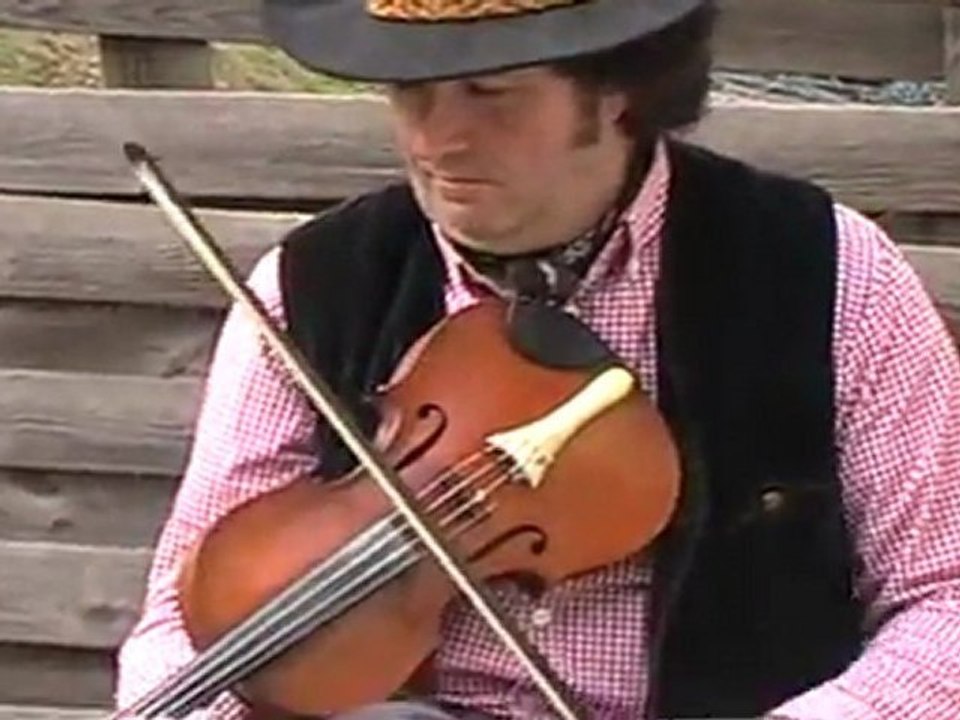 "SCURTISCELLA "  di Castiglioni  ( village corse). B. Pazzoni (Violon).