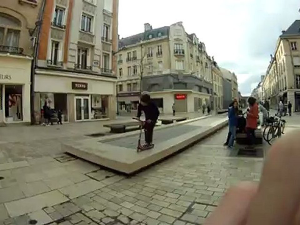 Petite vidéo d'un pote en trotinette