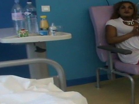 La poetesse Nathy Ebriet remercie tout le personnel de la clinique Ste Thérèse 75017 Paris