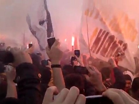 Galatasaray taraftarı Floryada (meşale şov) 2